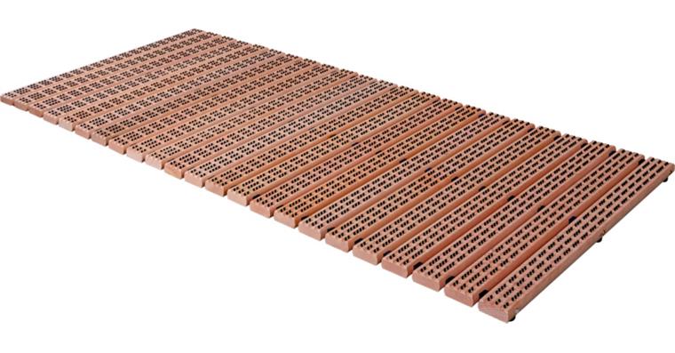 Wooden safety floor grid, 2000 x 800 x 35 mm, with brushes on the wooden strips